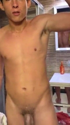 The Substance: गर्म स्नान! 2 जिज्ञासु लैटिनो में से मोटे के साथ गहरे गुदा में समाप्त होता है!