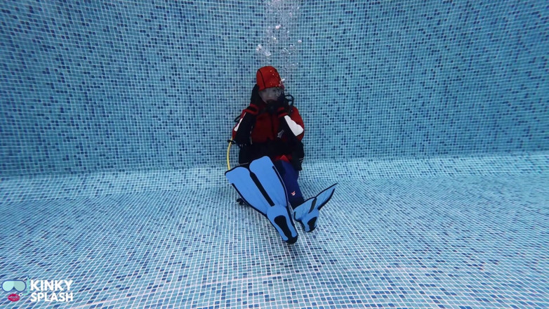 UKCuteGirl: Underwater Scuba Strip Challenge &amp; Vibe Climax