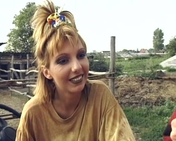 Deutscher hardcore: Superb German Babe Fucked on the Farm