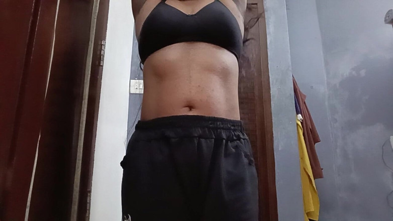 Aira Rose: Hotie dalam hitam
