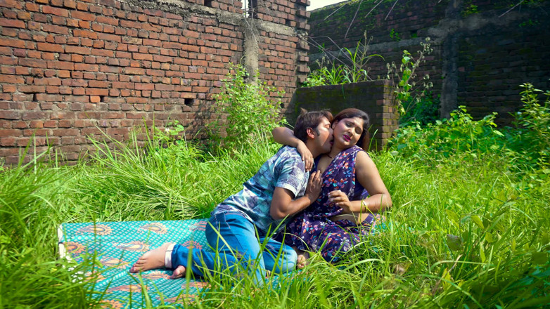 Ranjee: หลังจากแต่งงาน Raj เรียกว่า Khushi ไปยังจุดที่เงียบสงบและเย็ดกับเธอ