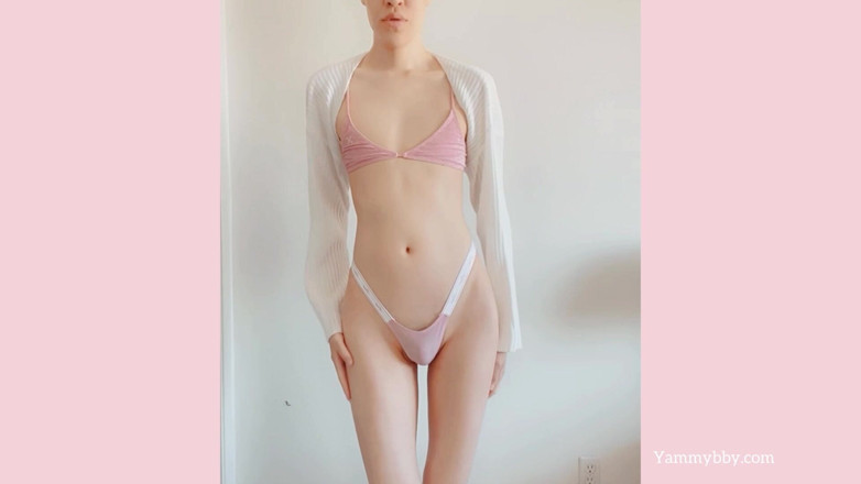 Yammybby: Showing off My Smooth Skinny Body