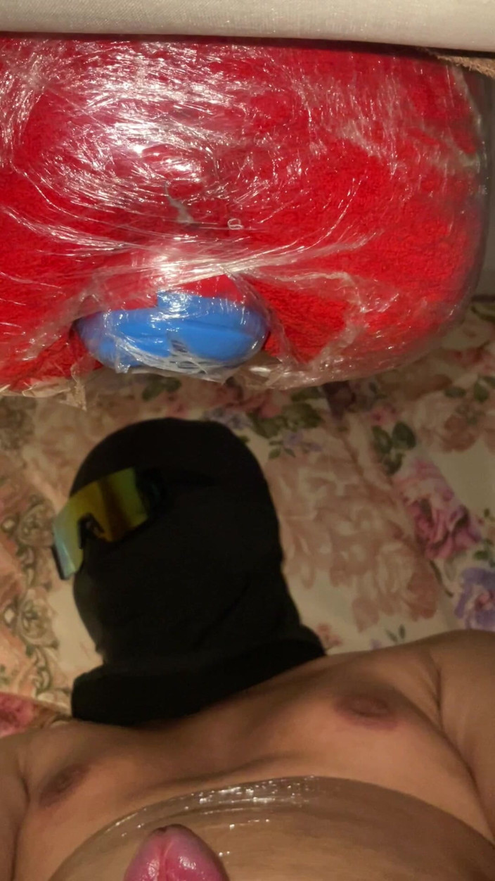 Milky Tata: Розквитай мій член, щоб трахнути тедді ведмедика до сперми на вулиці.