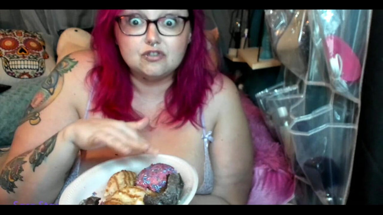 Sara Star: Happy Donut Day