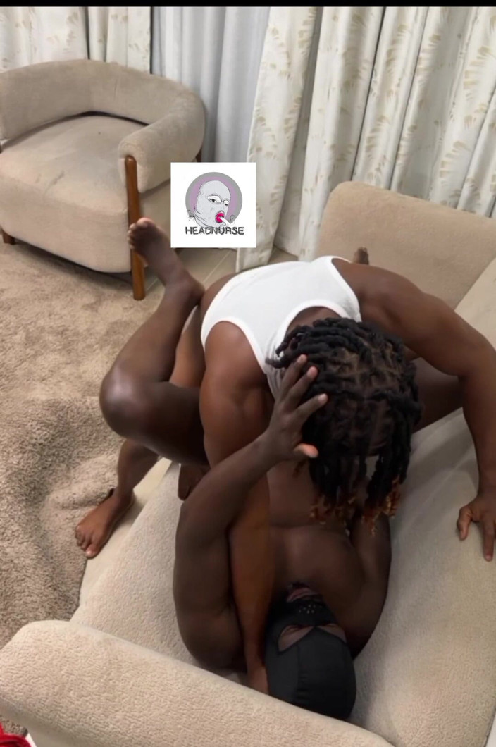 Sweetass132: 소파에서 따먹어줘
