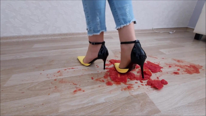 Goddess Lina: Goddess Lina tomatoes crush