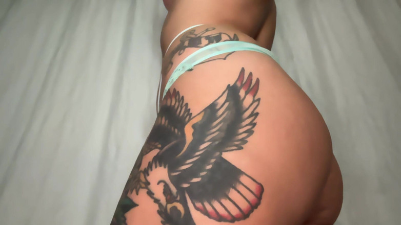 Miss Morticia: Tasarımcı göt ibadeti