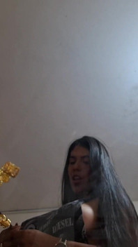 Aksi hot lesbian pertama teman-temannya yang super semok dan saling jilat memek satu sama lain