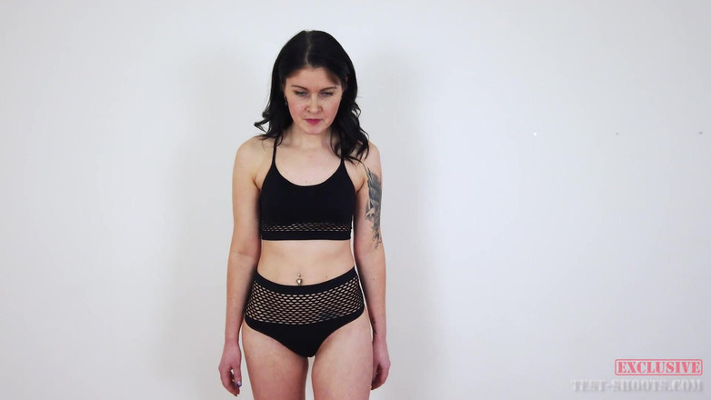 Test-Shoots: 独占ビデオ教師ローラが熟女ヌードキャスティングを担当