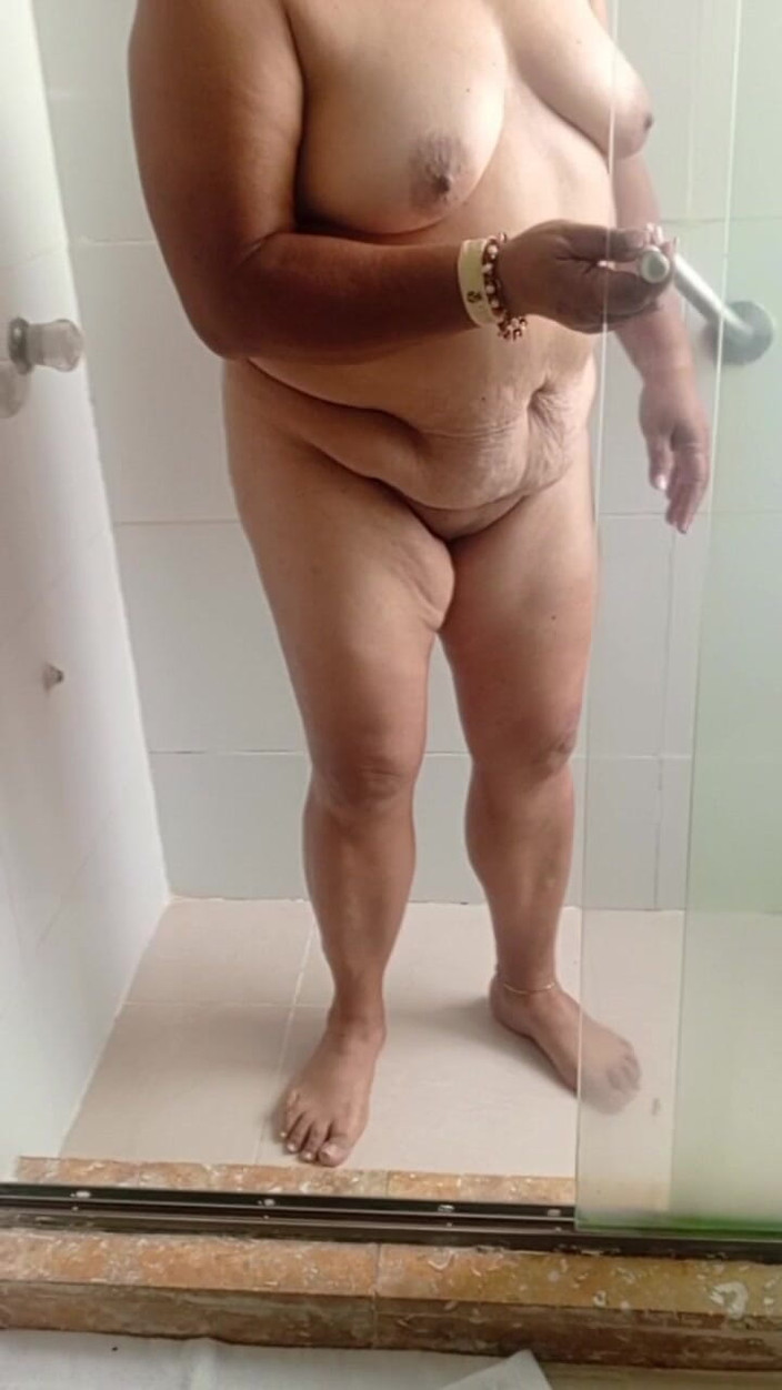 Milfta boohot: Z moją macochą pod prysznicem Ricas Tetas Grandes