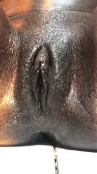 Zenci zenci seksi bayan mastürbasyon yapıyor