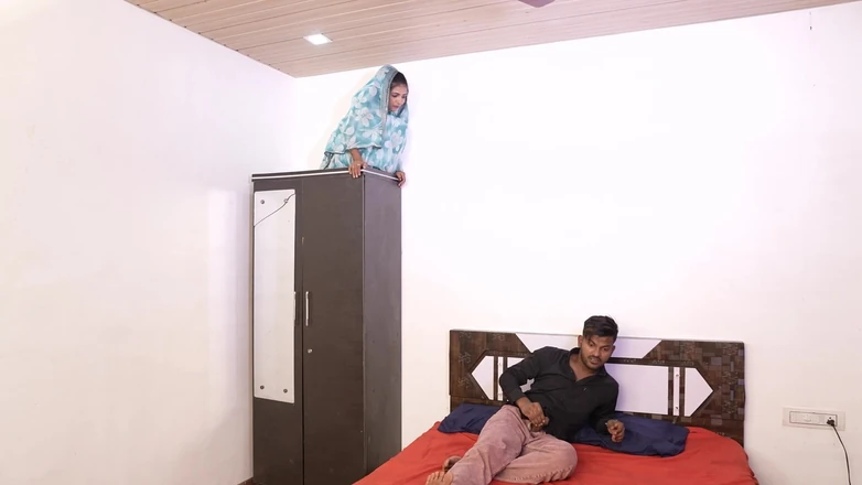 Kamasutra61: Indyjska pierwsza noc świeżo poślubionej Desi Piękna dziewczyna z uzależnionym mężem...