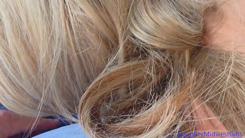 NaughtyMidwestGirls: Daisy Moon - zuigt oude pik in de auto