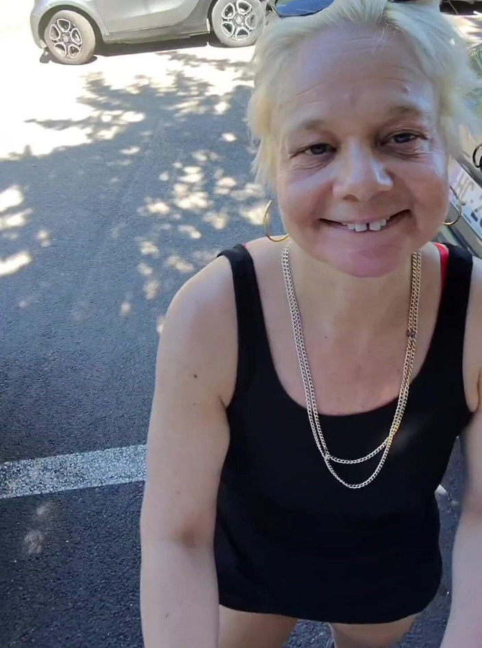 Sofy13: Esibizione speciale Gioco con il mio clitoride in mezzo alla...