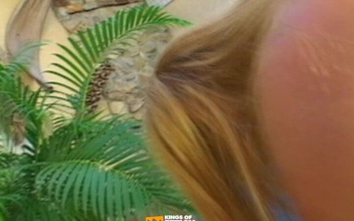 Fixed on Mature: Loira avó recebe seu arbusto e bunda fodidos por um...