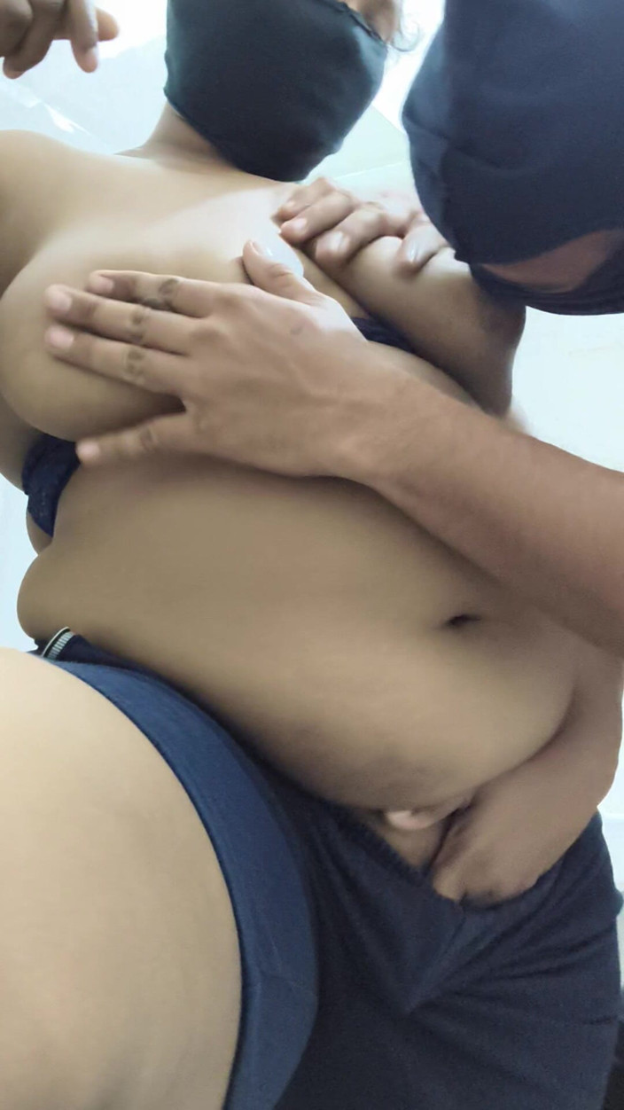 Angel couple: La mia figliastra ha detto in bagno : l'ho fatto bene.
