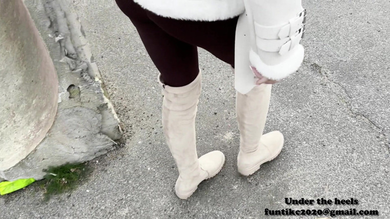 Heel 15 cm: Humiliation à la maison
