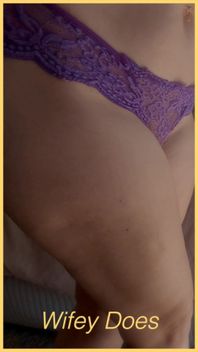 Wifey Shows Her Perfect Ass in Her Sexy Lingerie