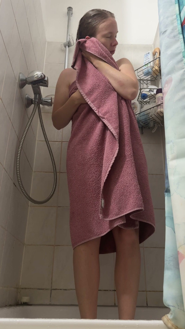 SweetLucy96: I Like Being Massaged Between My Legs.