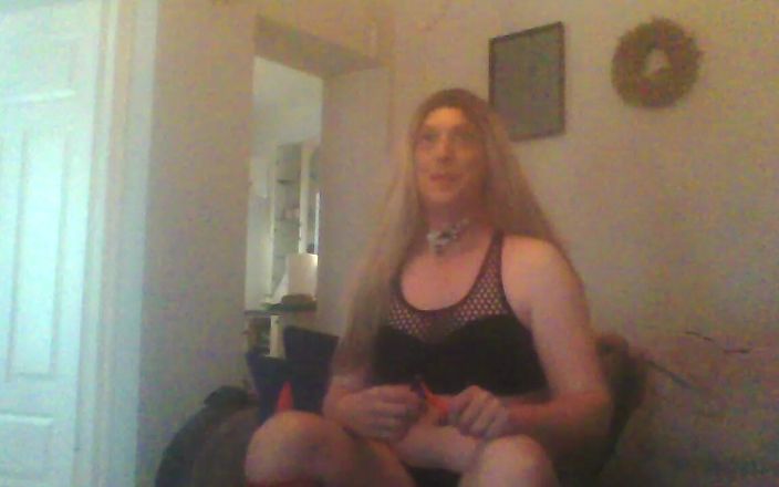 SarasinnerX: Sarah Is Shaving