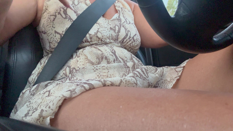 Step Mommy: Elegant and Sexy Stepmom Drives the Car and Rubs Her...