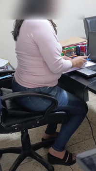 Mon patron au travail m’a demandé de la baiser tous les jours en échange d’une augmentation ! Elle a dit qu’elle voulait être ma maman suceuse