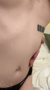 第一人称视角：变性女孩给你一个的单人表演与射精
