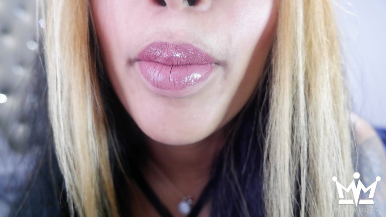 Mya Mula Goddess: Bratty Lips vous demande d’envoyer