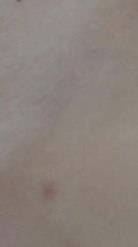Slowmo doigte ma chatte rasée