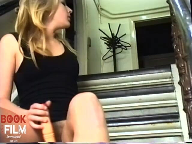 Teenies exposed: Záhadná vášeň nesestříhaná škádlení