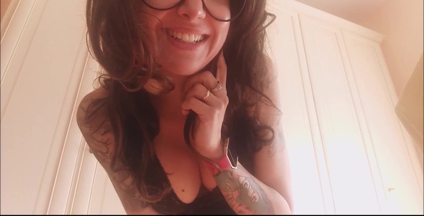 savannahamatoriale: Vuoi davvero scopare la tua matrigna indossando il vestito da...