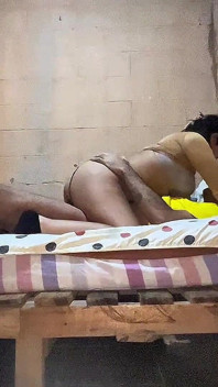 Pasangan panas menikmati misi tanpa henti
