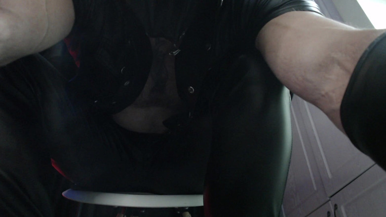 Hunky time: Sir trong Webmoment da.