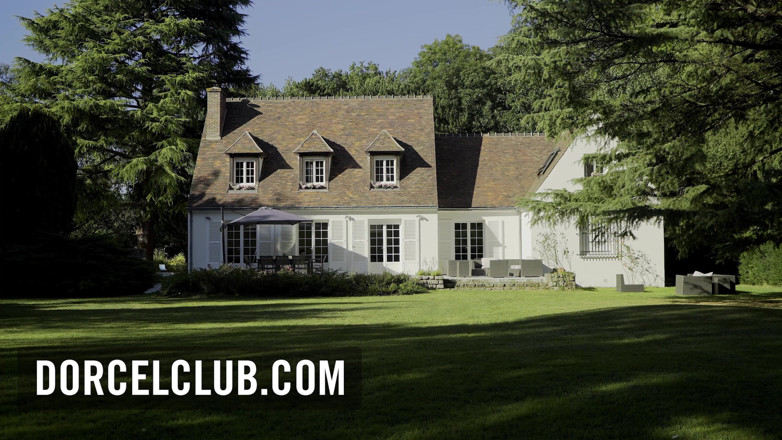 Dorcel Club: Quickie dans la cuisine avec La super sexy Tamara Grace
