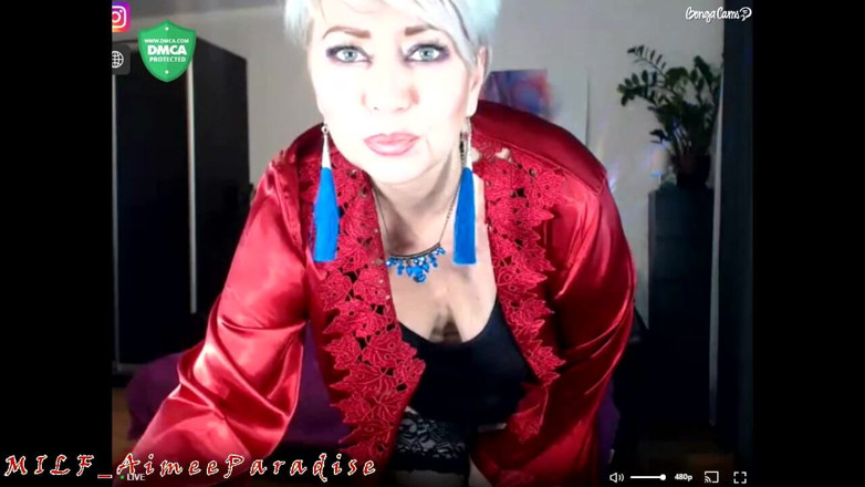 AimeeParadise: MILF Aimee and her sexy dances with a nice bonus...