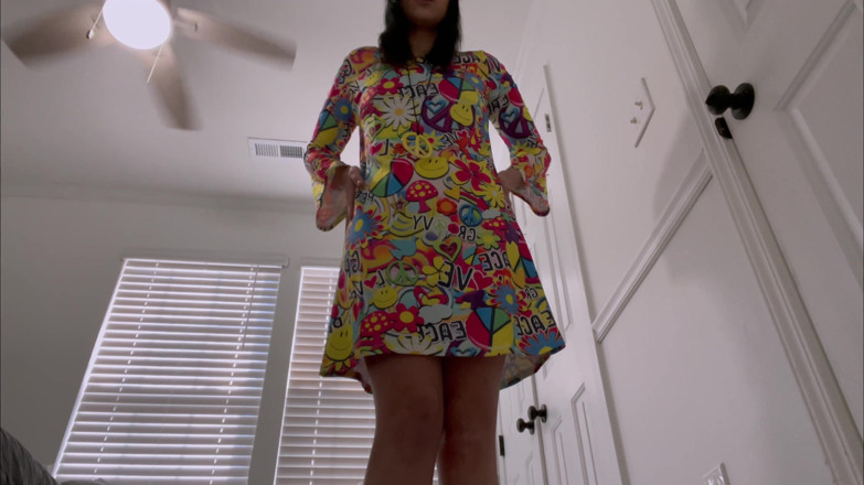 Kink in Time: Devyn's Groovy những năm 60 giantess fantasy 4k pov nhỏ bé đầu hàng đang...
