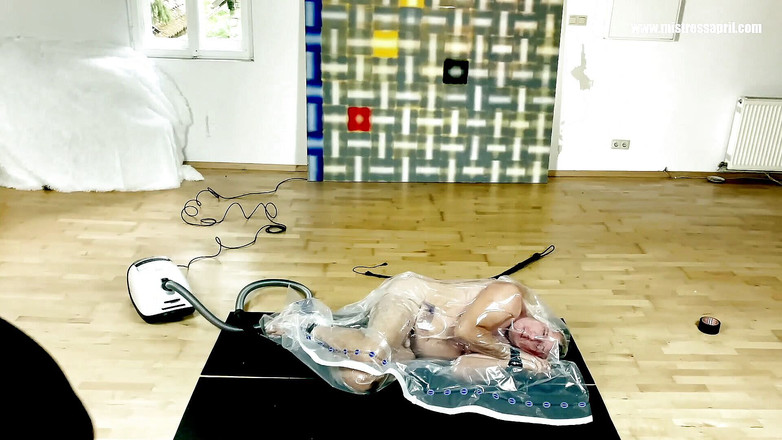 Mistress April: Bà chủ Dominatrix April - Nô lệ trống và bịt chặt