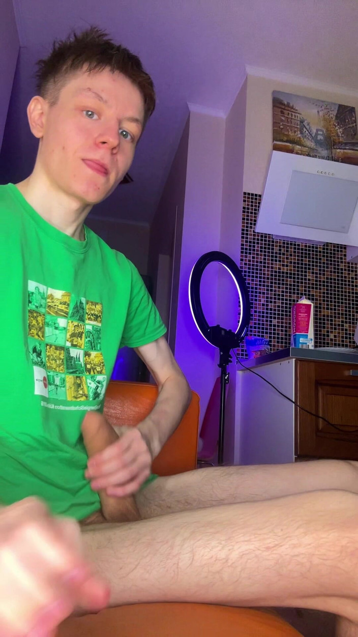 Morflot24: 내 자지가 날 보고 있다는 걸 알면 너무 힘들어