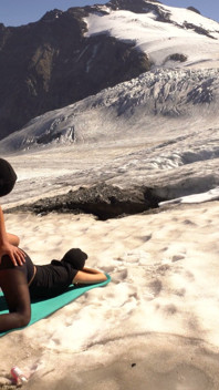 Gletscherabenteuer mit Mia und Max Pegging Ficken auf einem echten Gletscher