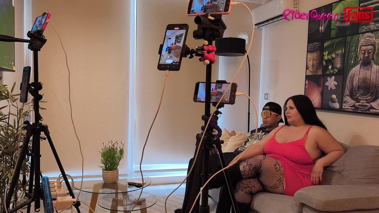 Riderqueen: 大胆な継息子に誘惑された継母、ファンのためのビデオ