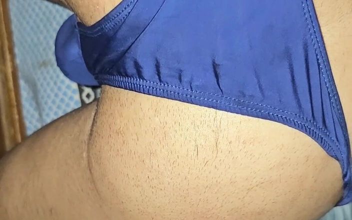 rruh_2024: Arkadaşım beni ara yeni giyimini gösteriyor, gittim ve onunla oynadım...