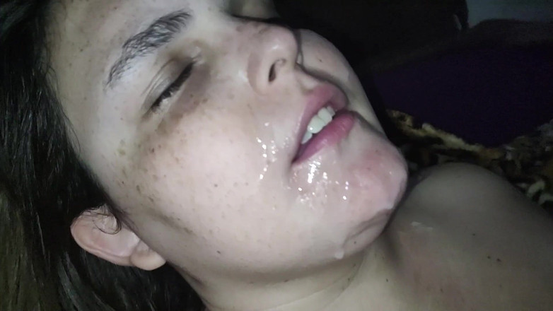 Cuckold Couple Swing: Soția sexy are un fetiș pentru fututul prietenului ei student și...