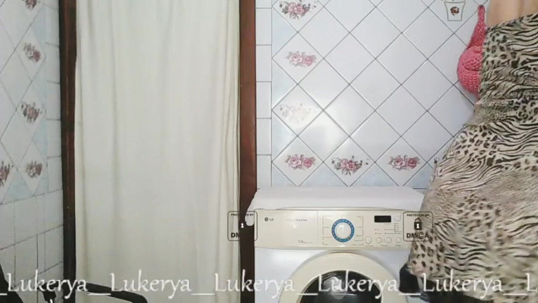 Lukerya: Charmiga Lukerya är hemma igen