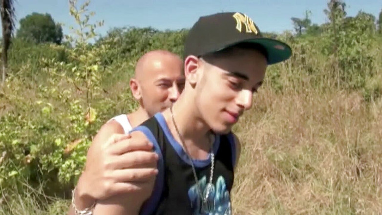 Gaybareback: Exhib foresta'da 2 xxl yarakla sikiliyor