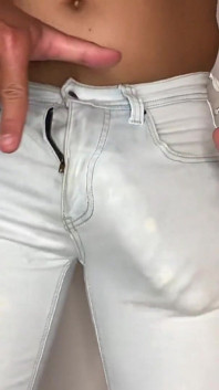 Keeping a Big Dick in the Airport Bathroom That Was Shocking Everyone