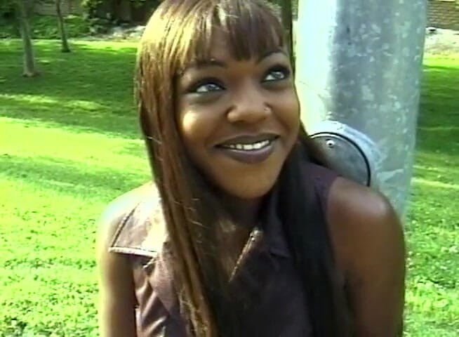 DP Darlings: Ebony whore pounded by two cocks of different color