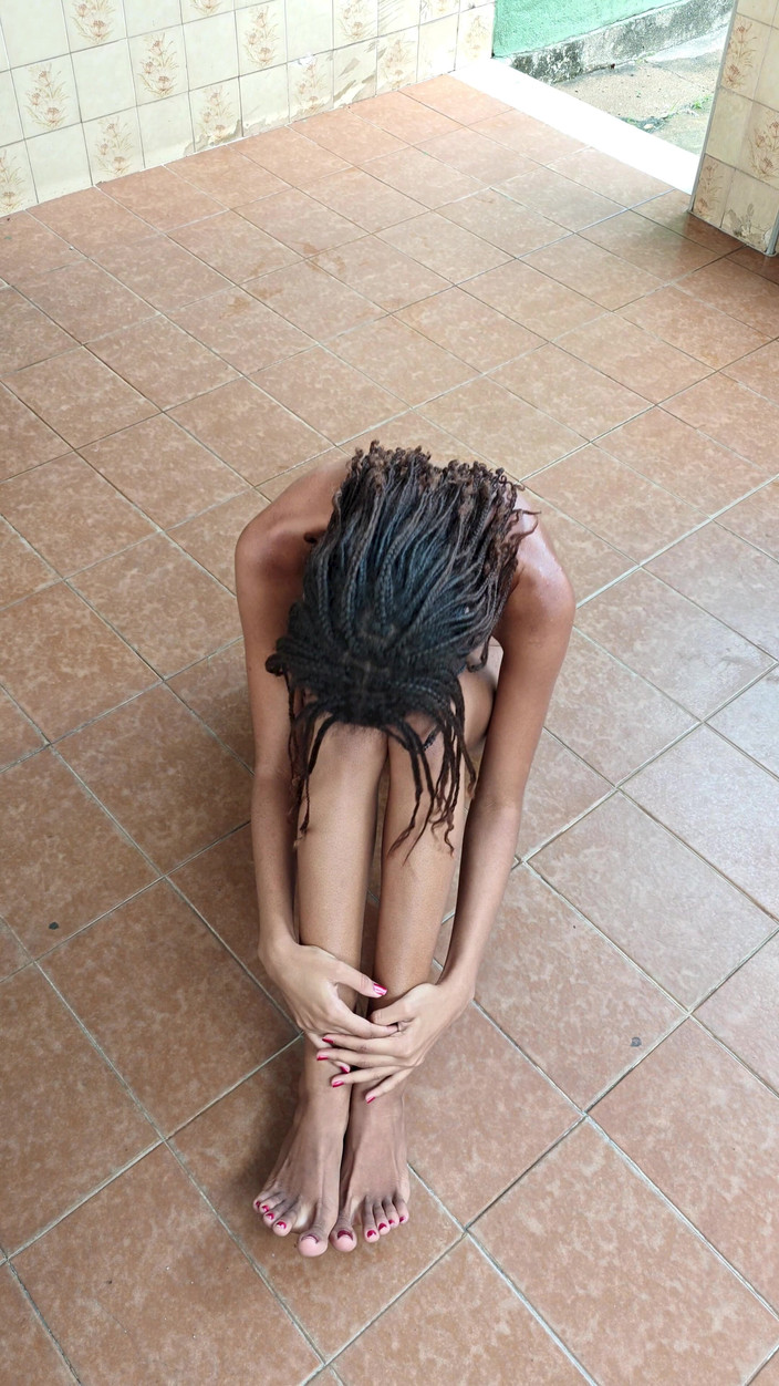 Lily Slav: Sedavá sub do abs nebo být potrestána