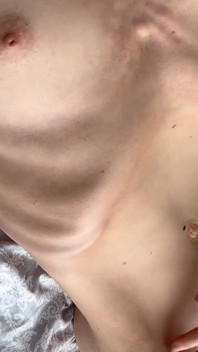 Blond žebra fetiš klíční kost hubený žaludek vakuové kosti show