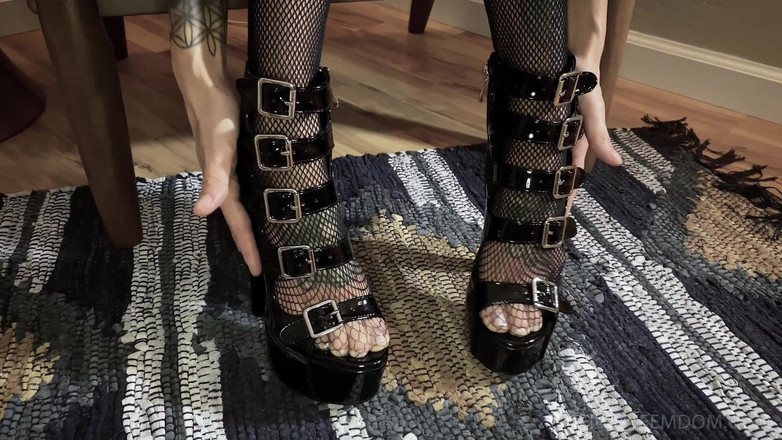 FilthyFemdom: Latexové uctívání s Gia Dimarco