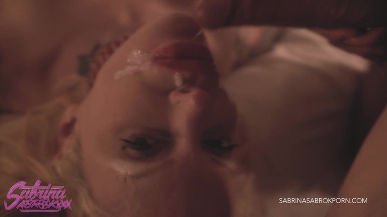 Sabrina Sabrok: Bondage neukpartij, diep in keel klaarkomen